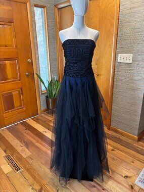 BCBG Maxazria NWT Stunning Evening Gown
